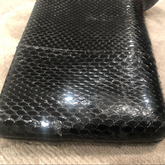 Valentino Garavani Python Bow Clutch - Picture 4 of 8